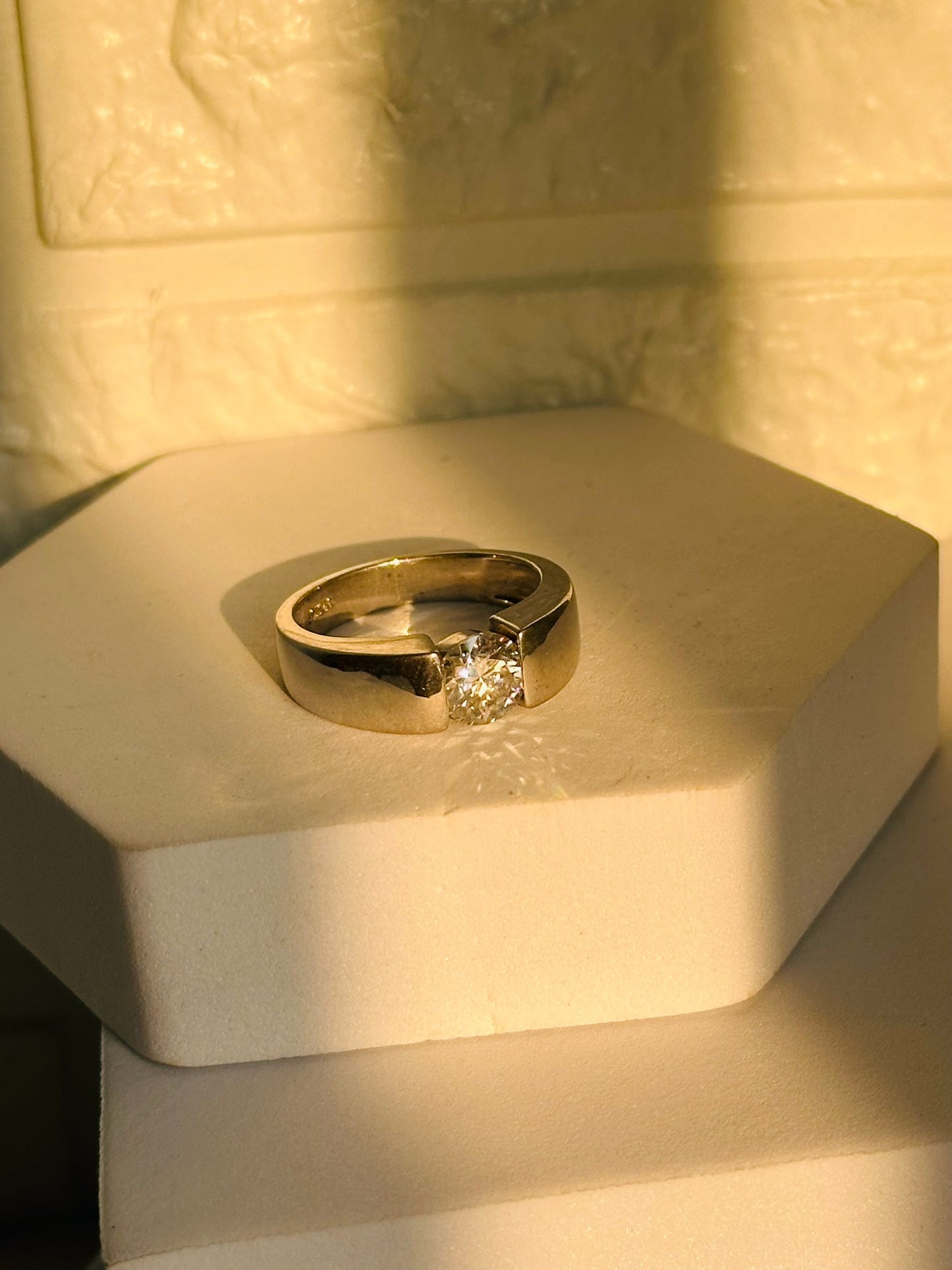 moissanite glow ring