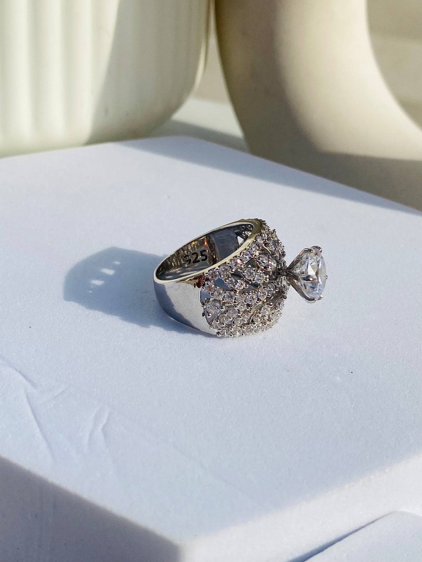 queen solitaire ring