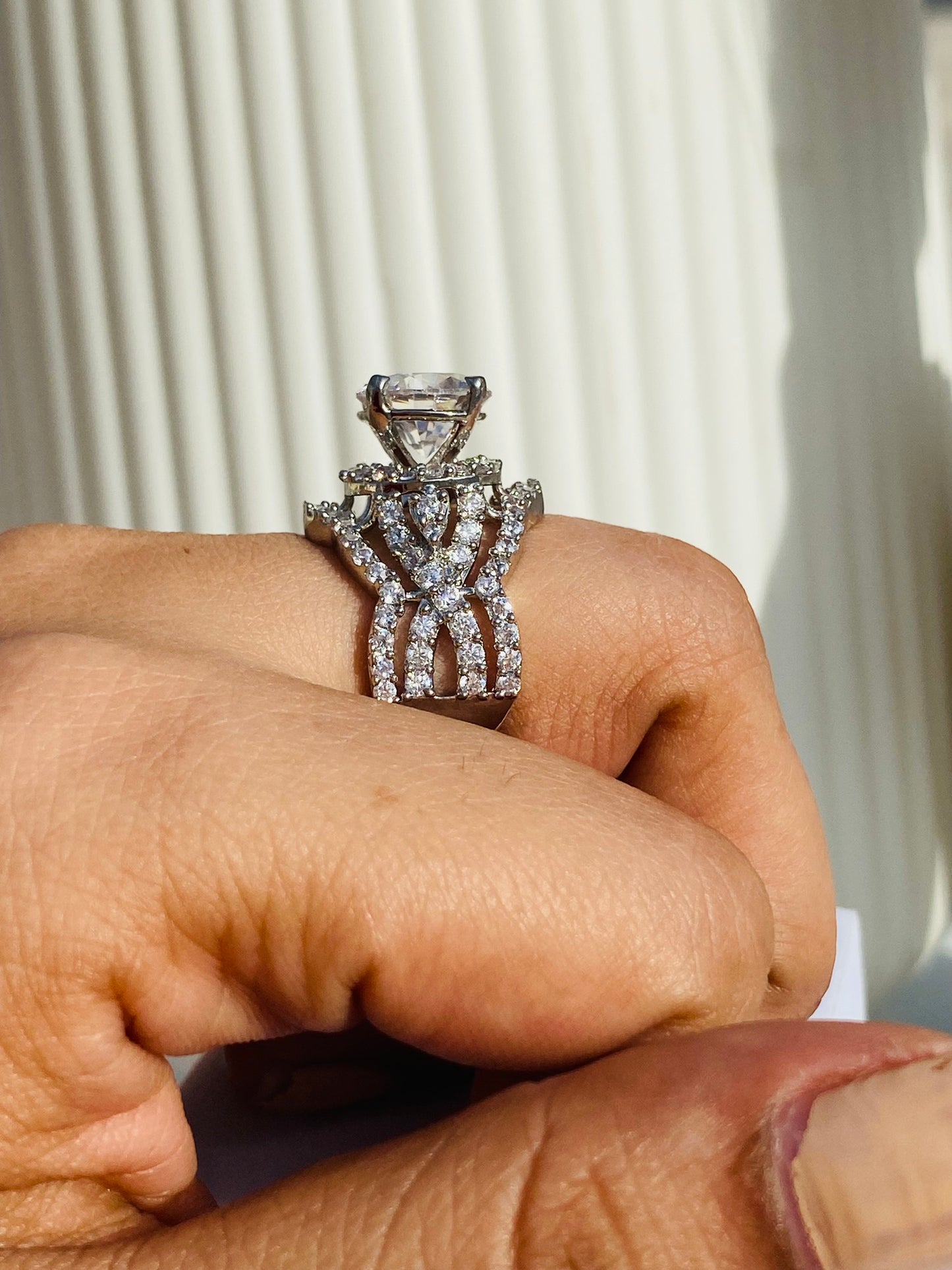 queen solitaire ring