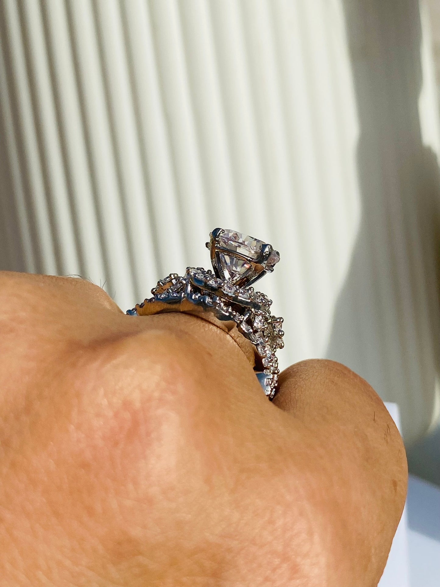 queen solitaire ring