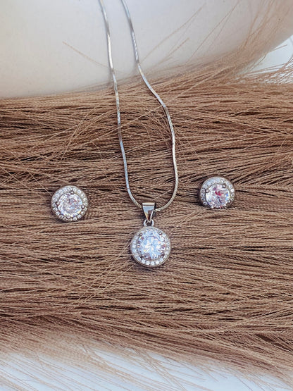 Spark Round Pendant Set