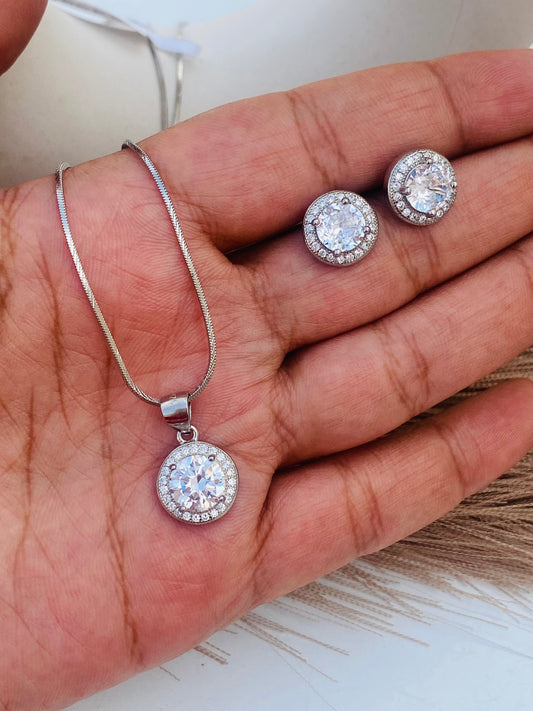 Spark Round Pendant Set