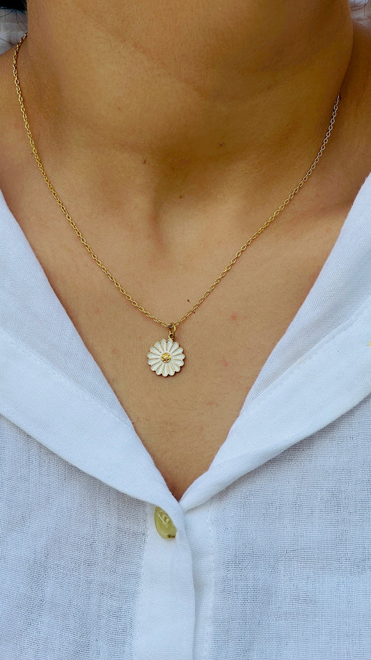 Daisy Glow Neckpiece