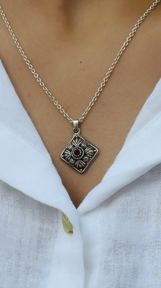Oxo Square Pendant