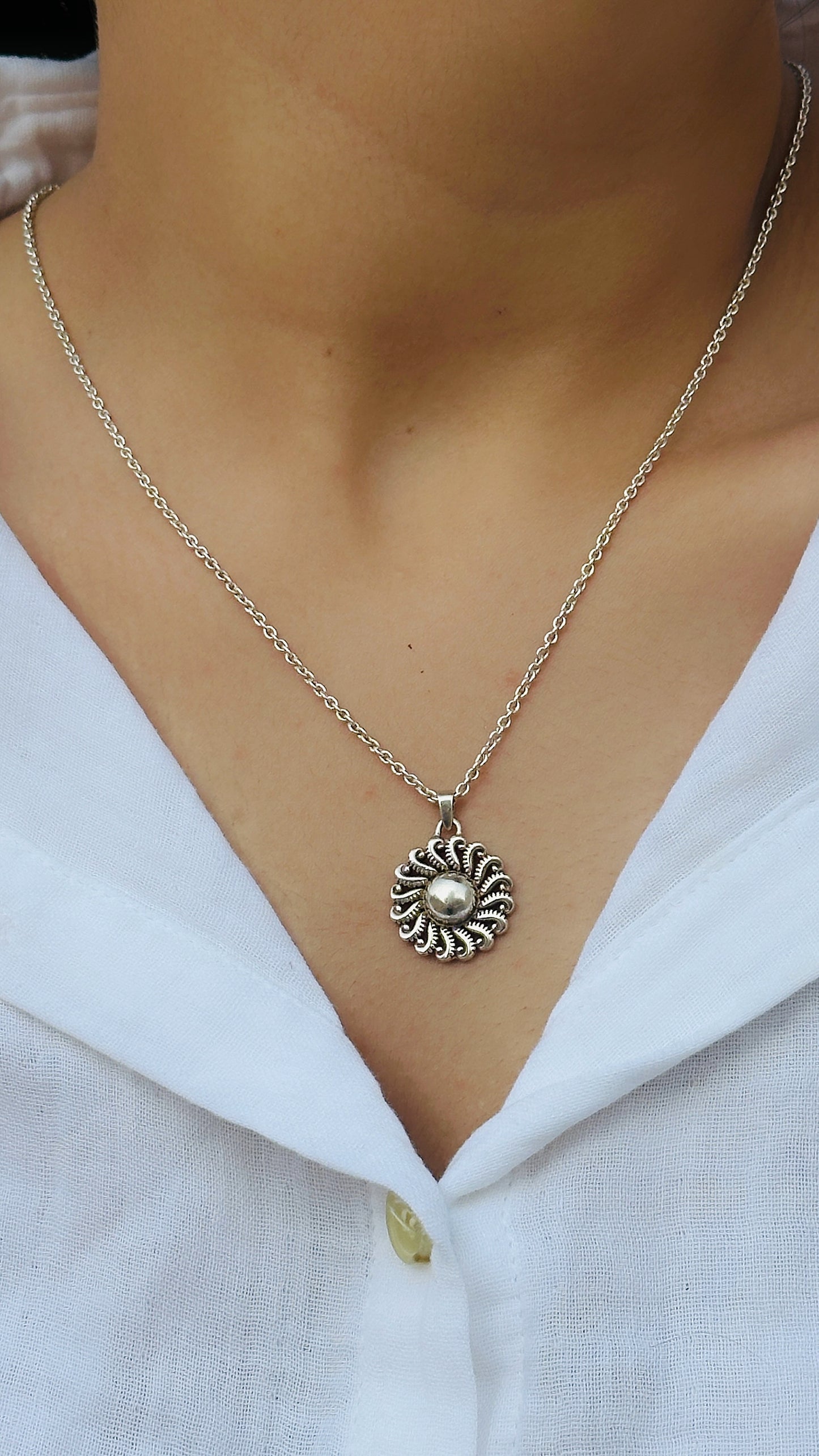 mid ball flower pendant