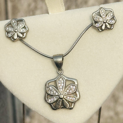 Floral Spark Pendant Set