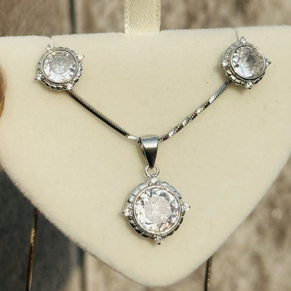 Shimmering Circle Pendant Set