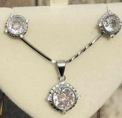 Shimmering Circle Pendant Set
