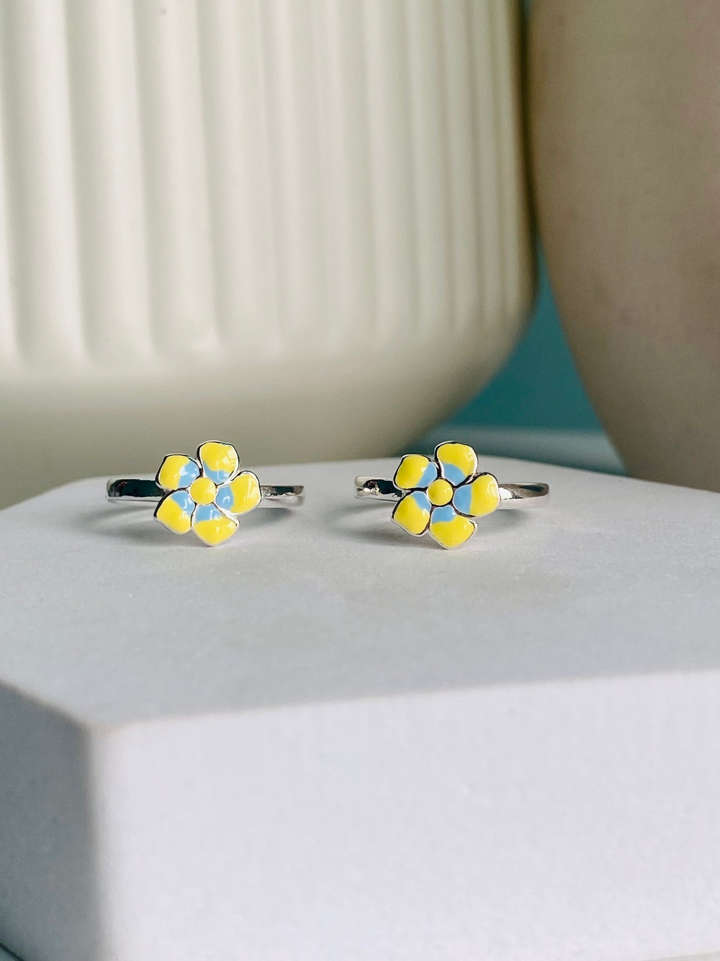 twilight bloom toe rings