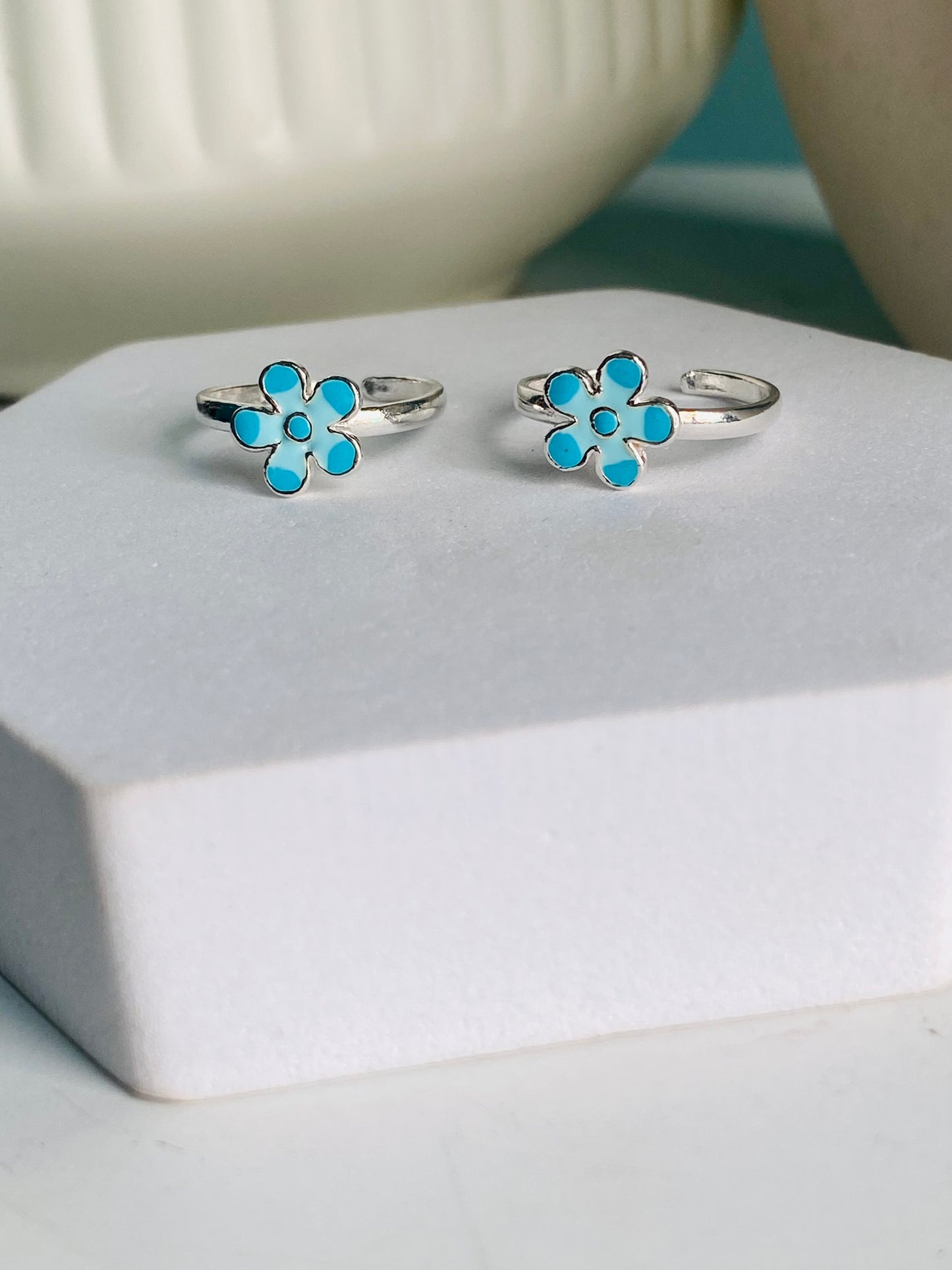 sky bloom toe rings