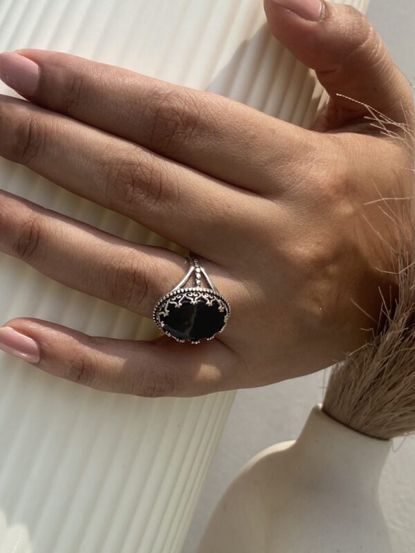 Mystic oval onyx ring - Image 2