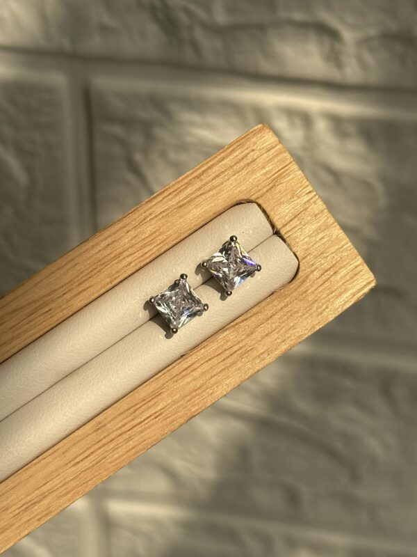 Minimal Studs - Image 3