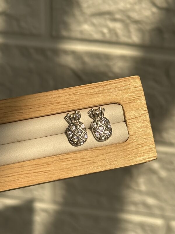 Minimal studs - Image 3