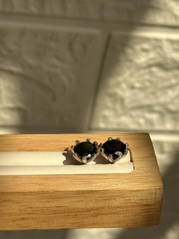 Minimal studs - Image 4