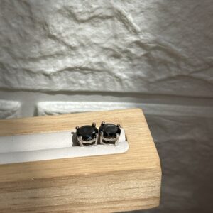 Minimal studs - Image 4