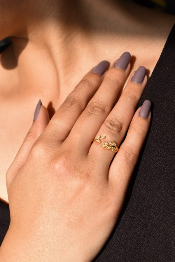 Leafy Sparkle Ring - Image 4