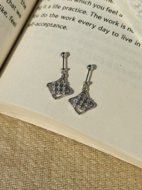 Helix waffle Earrings - Image 3