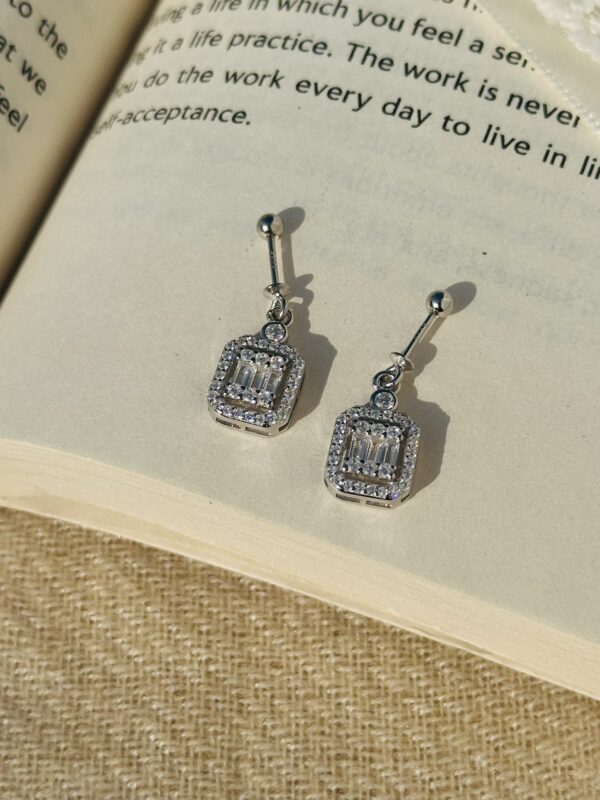 Helix cushion Earrings