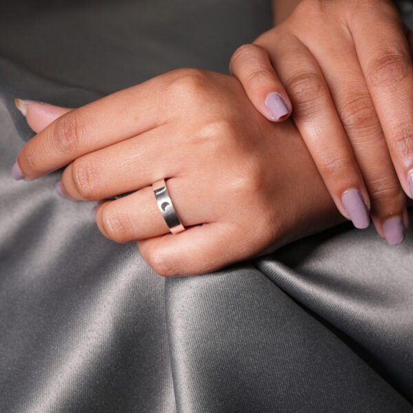 Silver crescent band - Image 3