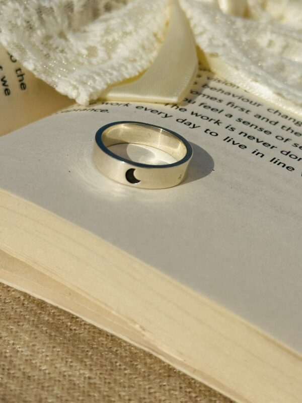 Silver crescent band - Image 2