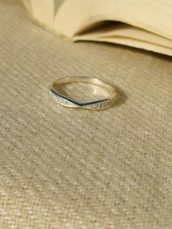 Sparkling twist ring - Image 2