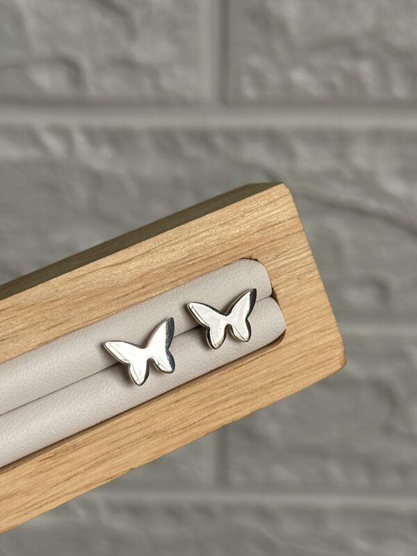 Flutter Studs