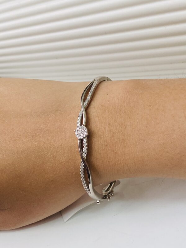 Infinity Side lock Bangle