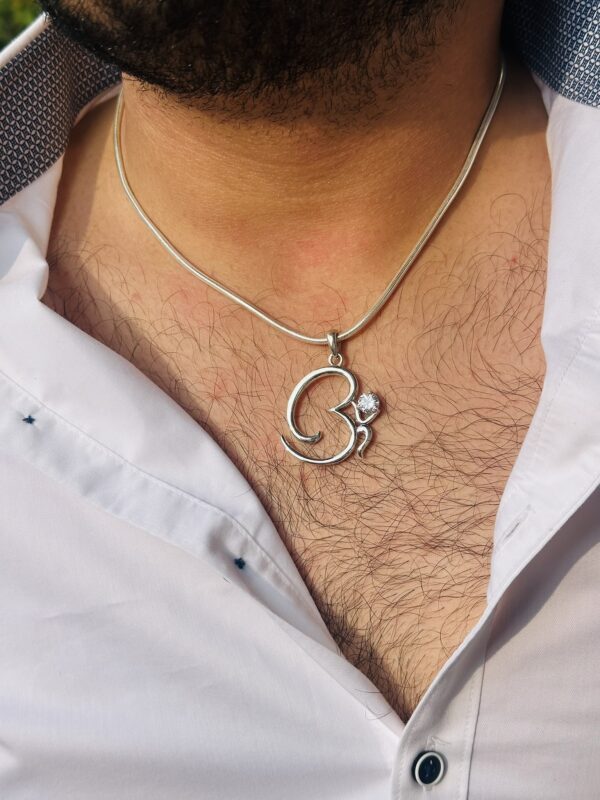 Divine Om Chain Locket - Image 2