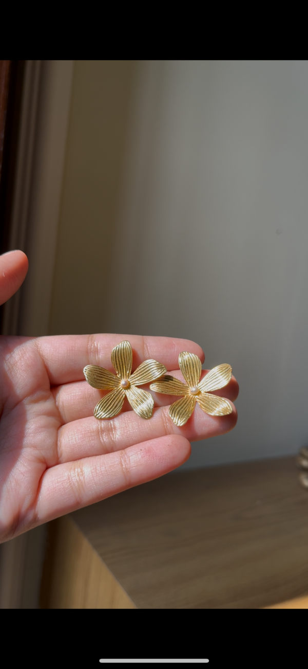 Fancy Floral Studs - Image 4