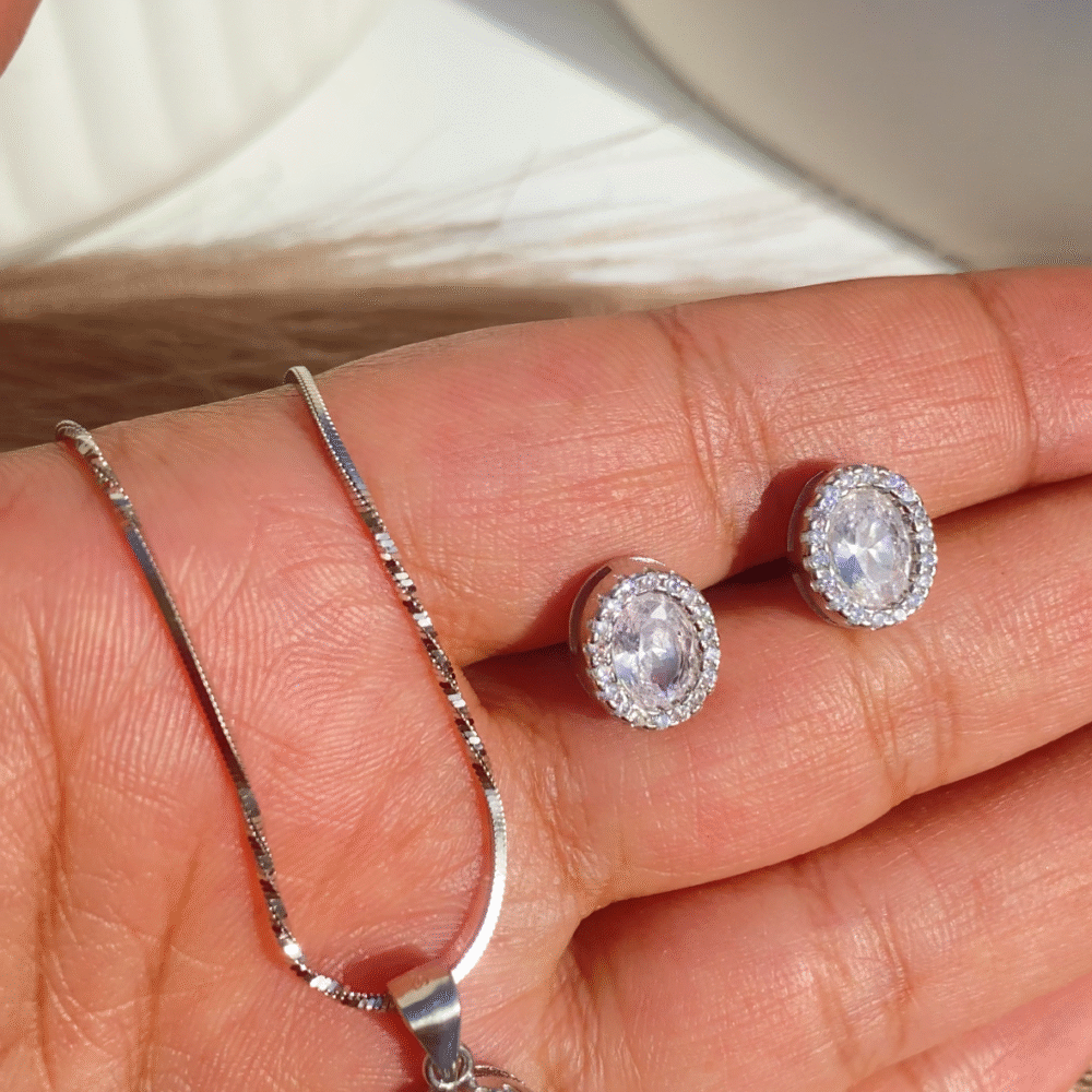 Oval Solitaire Pendant Set