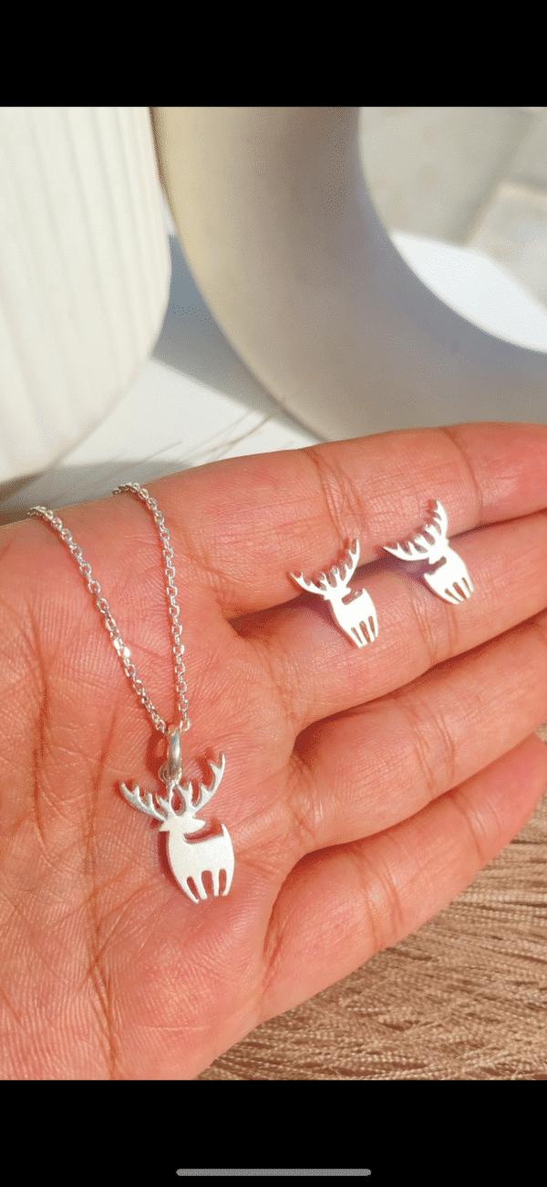 Reindeer Pendant Set