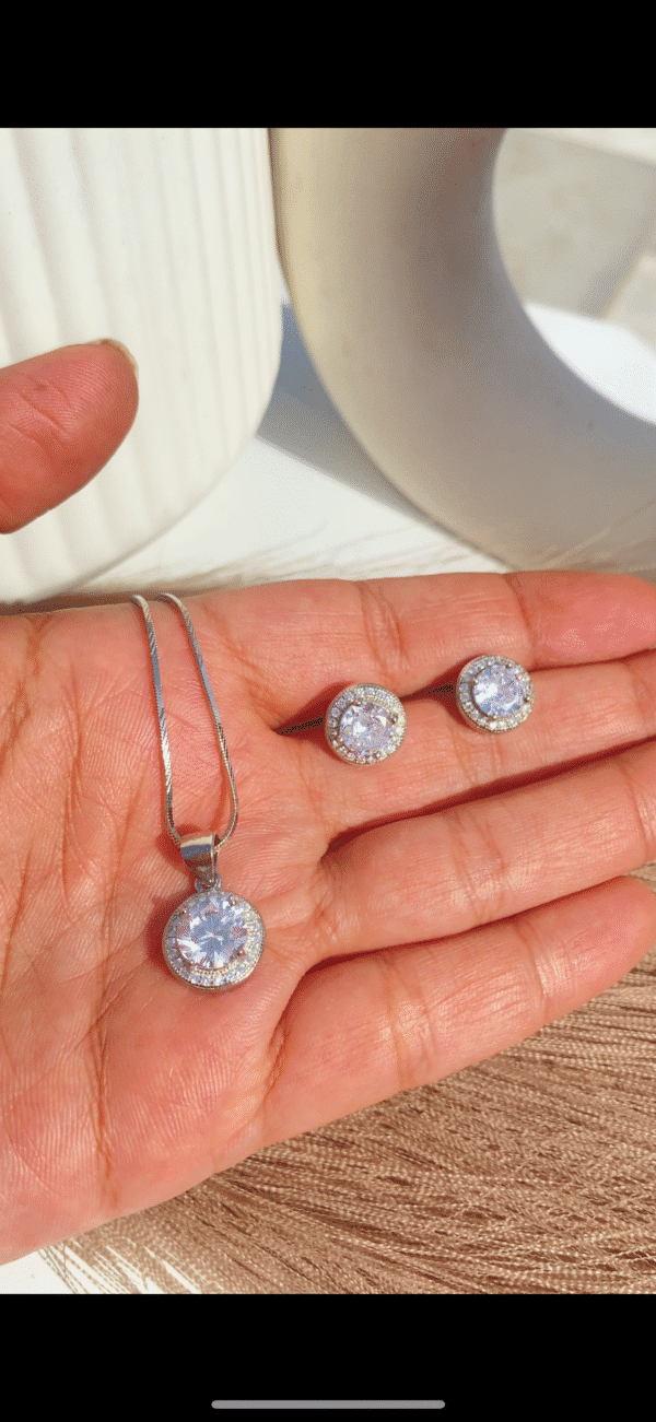 Spherical Solitaire Pendant Set