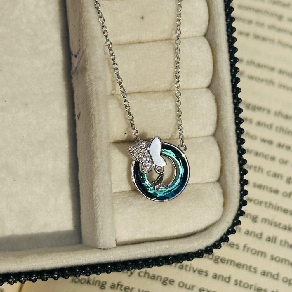 Eternal Wing Neckpiece