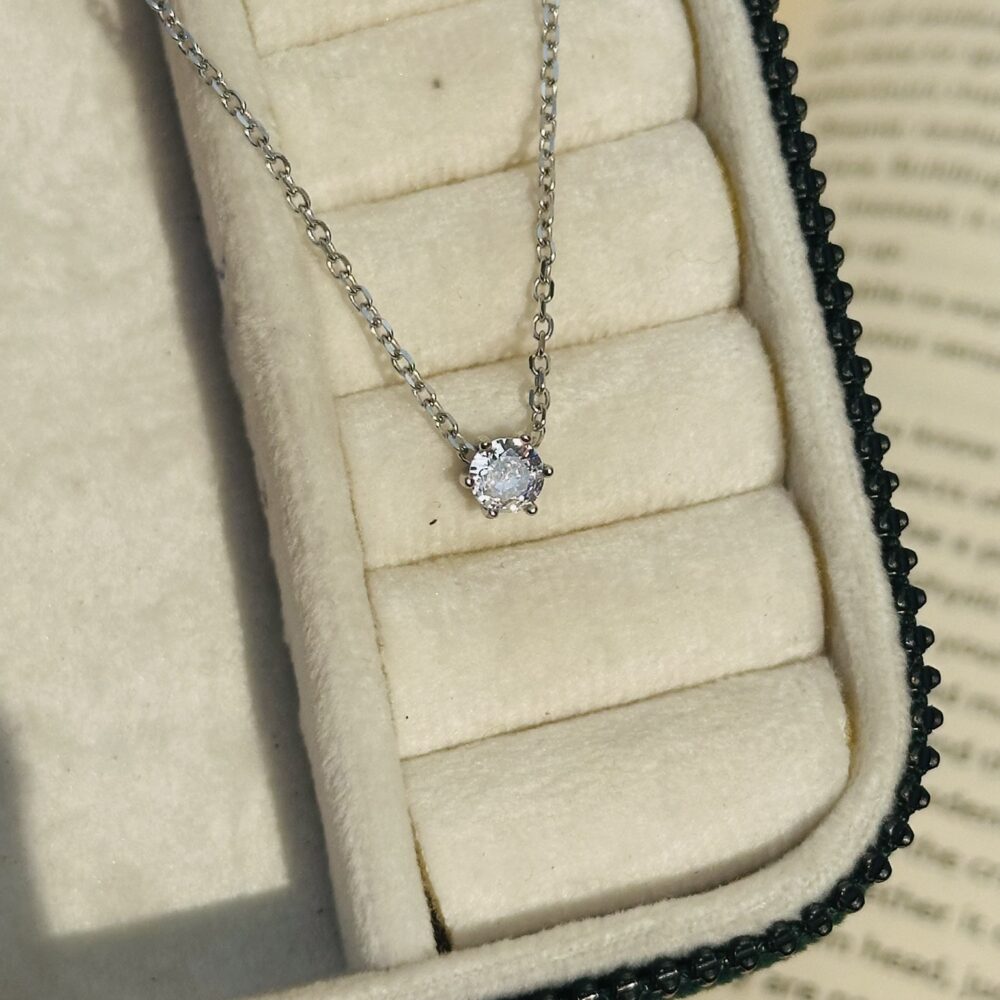 Solitaire Bliss Neckpiece (5.5mm)