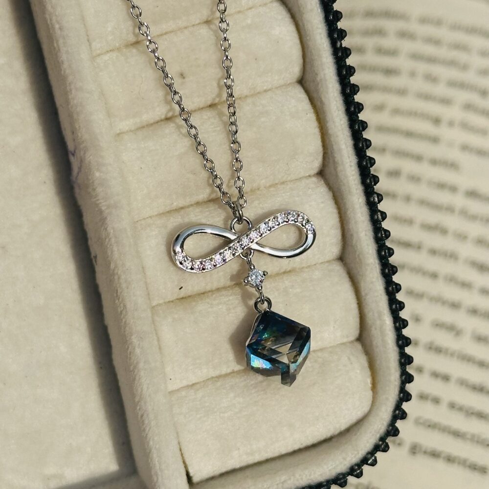 Forever Framed Neckpiece