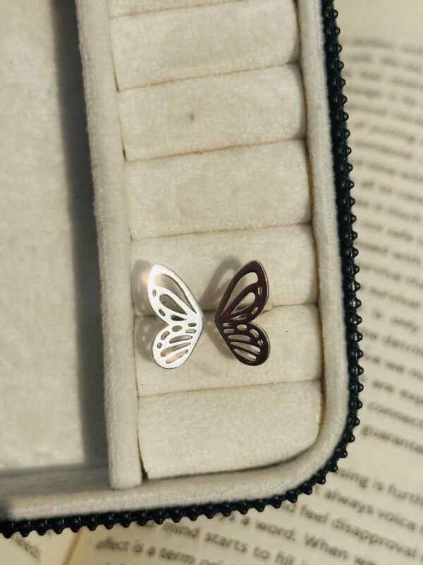 Statement butterfly ring - Image 8