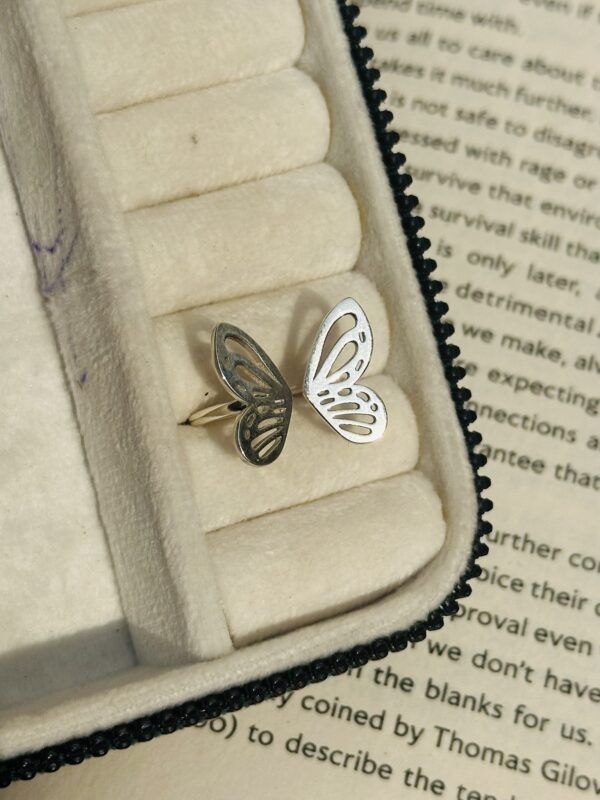 Statement butterfly ring - Image 5