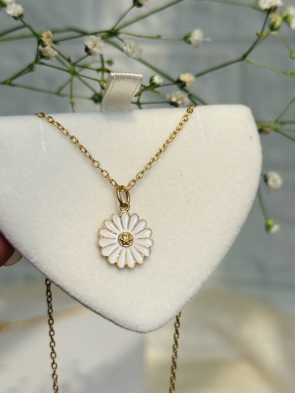 Golden Gaze Neckpiece - Image 2
