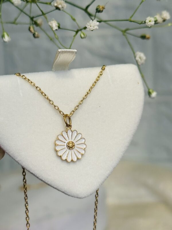 Golden Gaze Neckpiece - Image 4