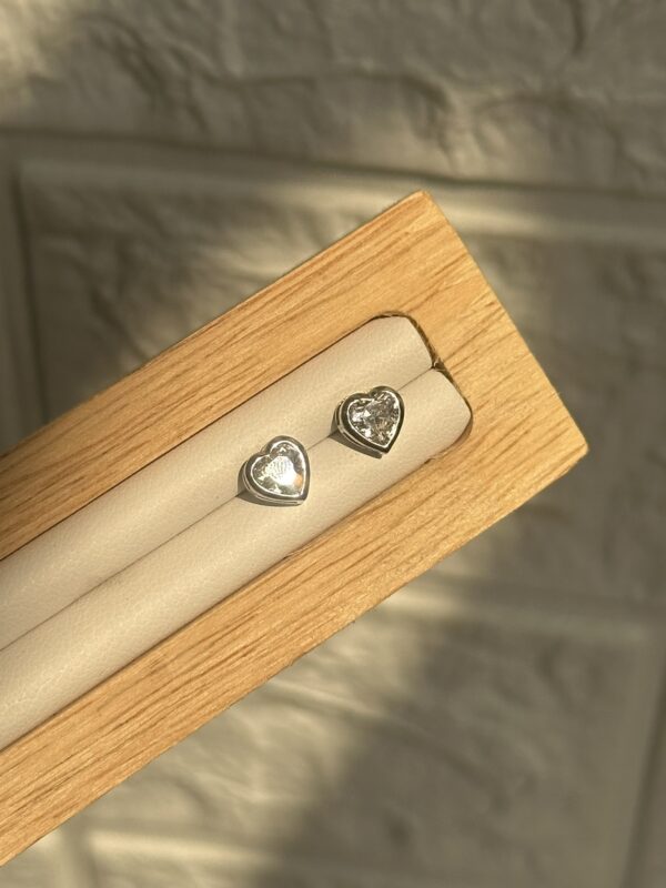 Minimal Studs - Image 3