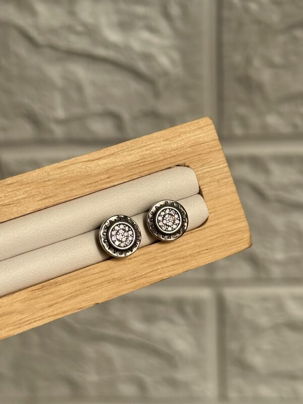 Minimal Studs - Image 2