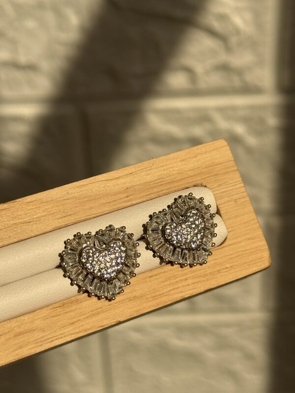 Minimal Studs - Image 3