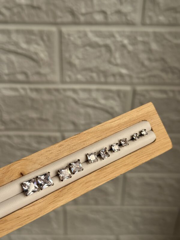 Minimal Studs - Image 2
