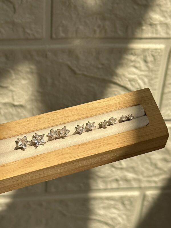 Minimal Studs - Image 2
